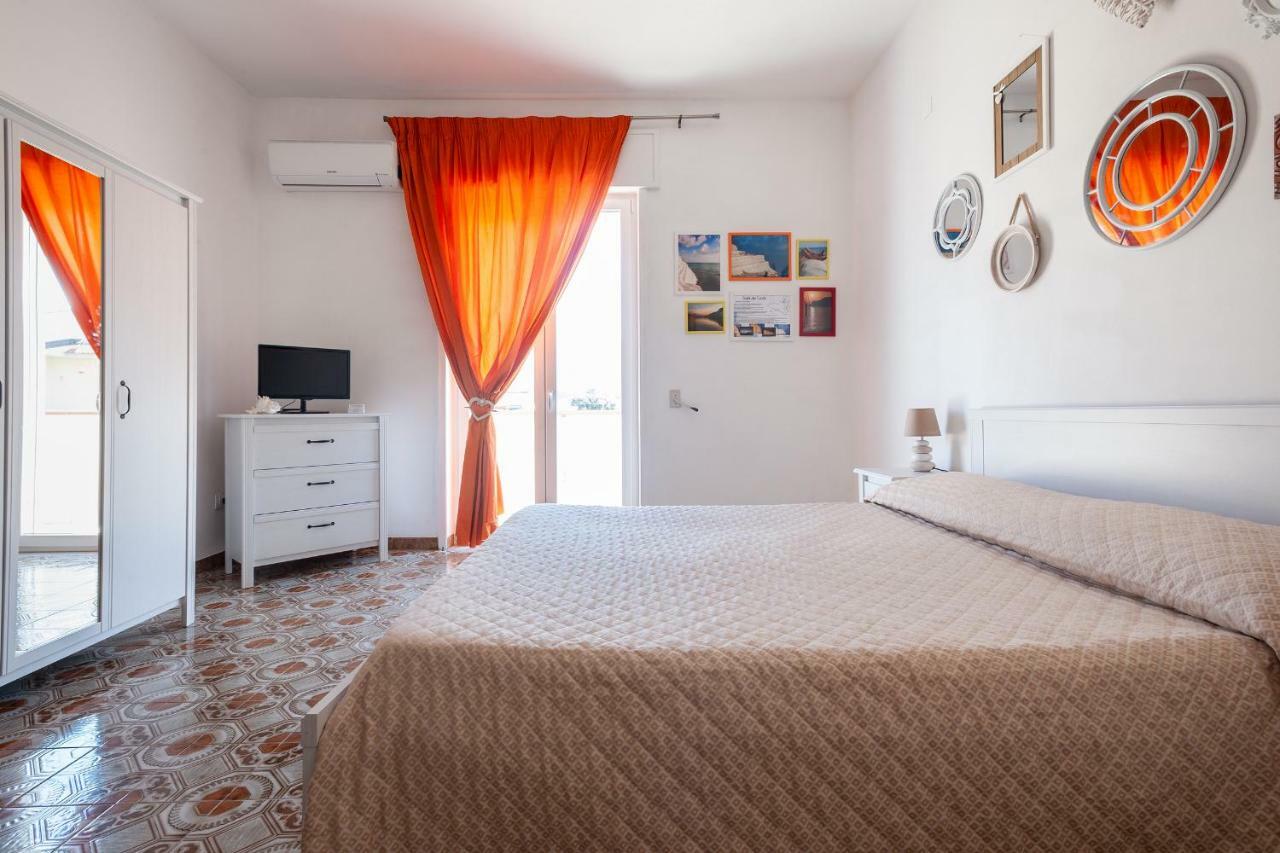 In Riva Al Mare B&B Capo d'Orlando Bagian luar foto